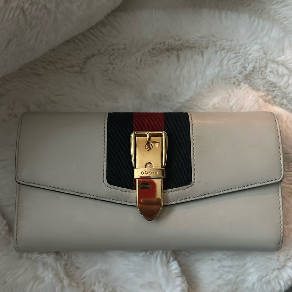 GUCCI White Flap Buckle Leather Sylvie Wallet Red/blue Web Beautiful